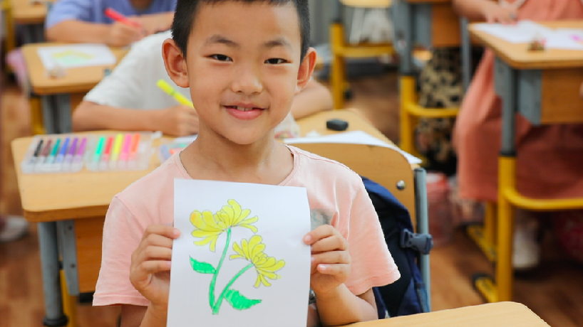 多彩的暑期生活丨托管班里了解中醫文化